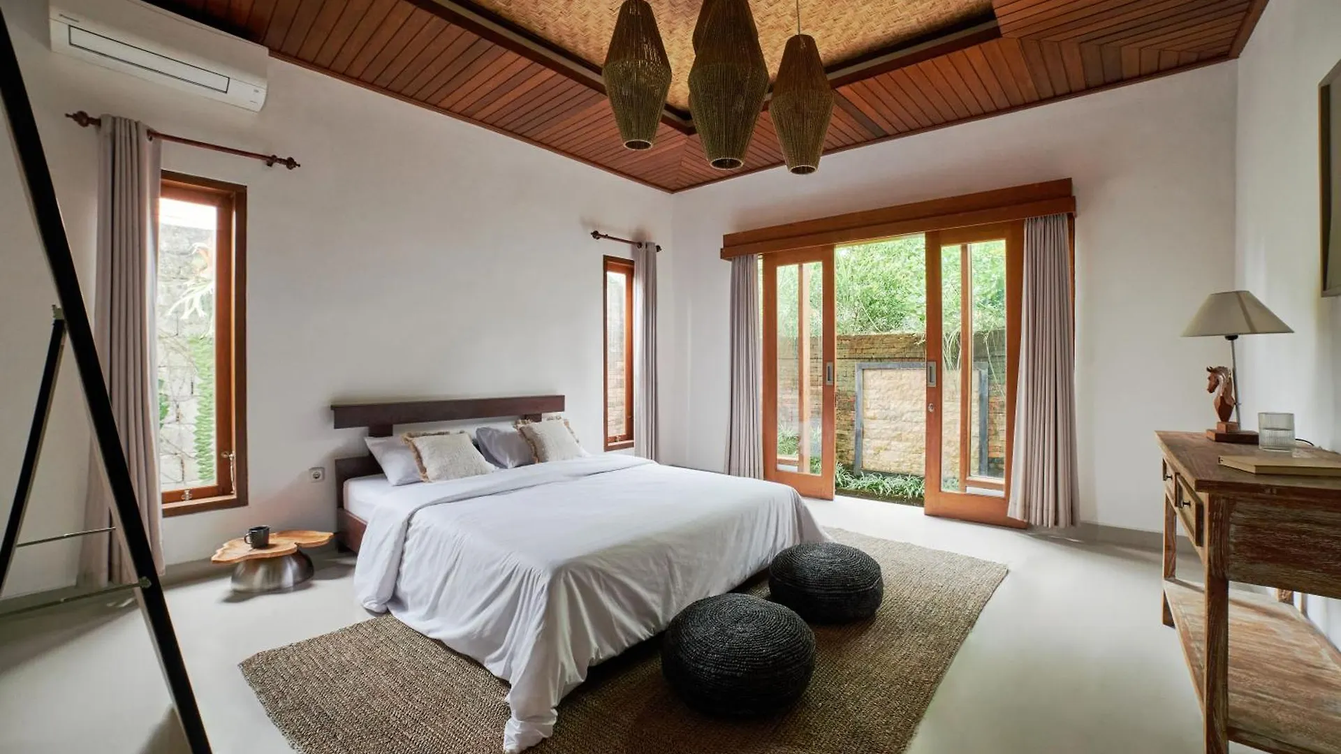 Villa Parq Ubud 2 Bedrooms contacts